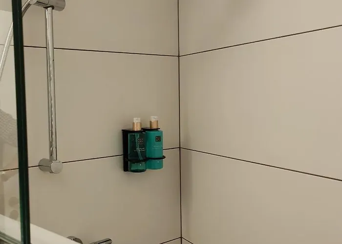 Apartament Rutlla 10 *